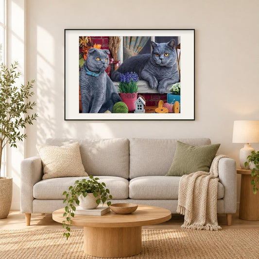 Britische Kurzhaarkatzen als gerahmtes Diamond Painting im Wohnzimmer