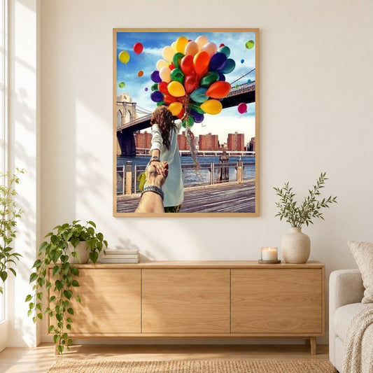 Folgen Sie mir zur Brooklyn Bridge als gerahmtes Diamond Painting im Wohnzimmer