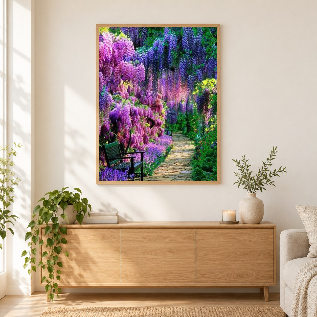 Grün & Lila Wald als gerahmtes Diamond Painting im Wohnzimmer