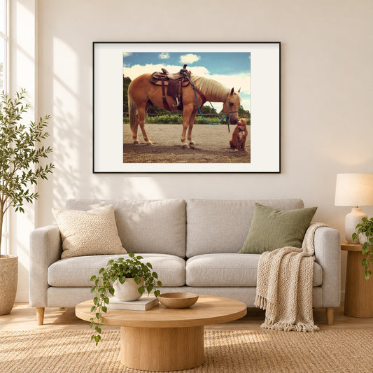 Hund & Pferd als gerahmtes Diamond Painting im Wohnzimmer