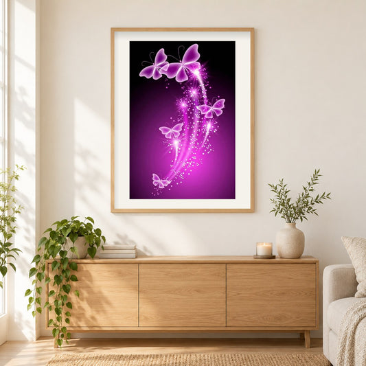 Neonschmetterlinge, die Magie besprühen als gerahmtes Diamond Painting im Wohnzimmer