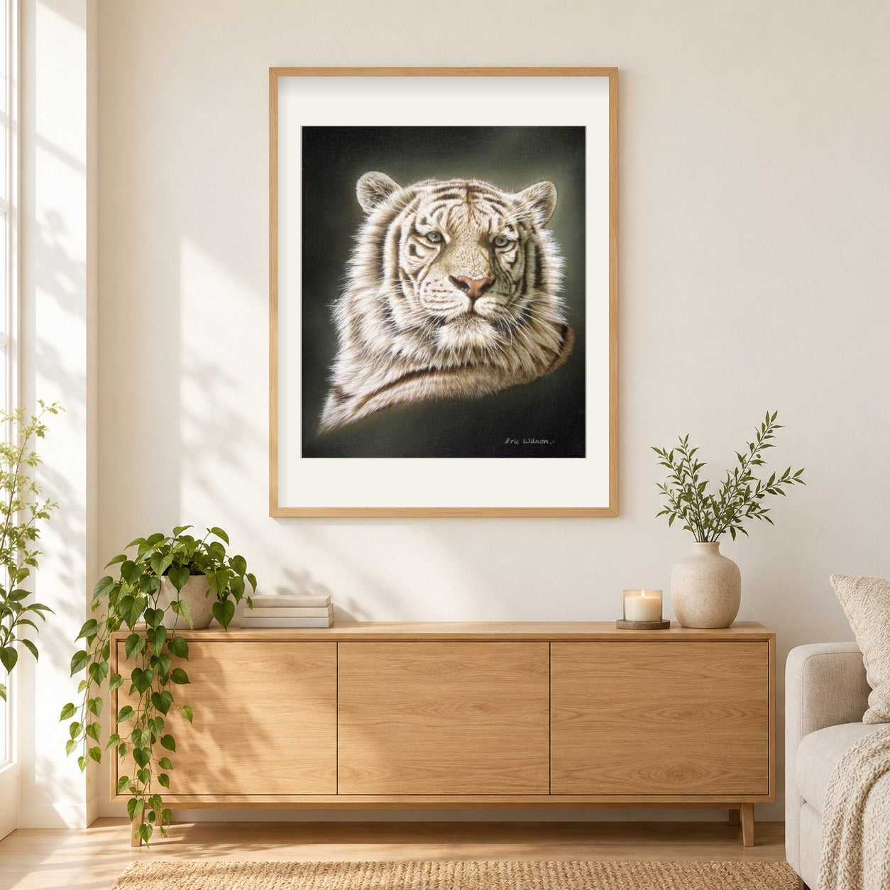 Porträt eines weißen tigers -  Kunst des Eric Wilson als gerahmtes Diamond Painting im Wohnzimmer
