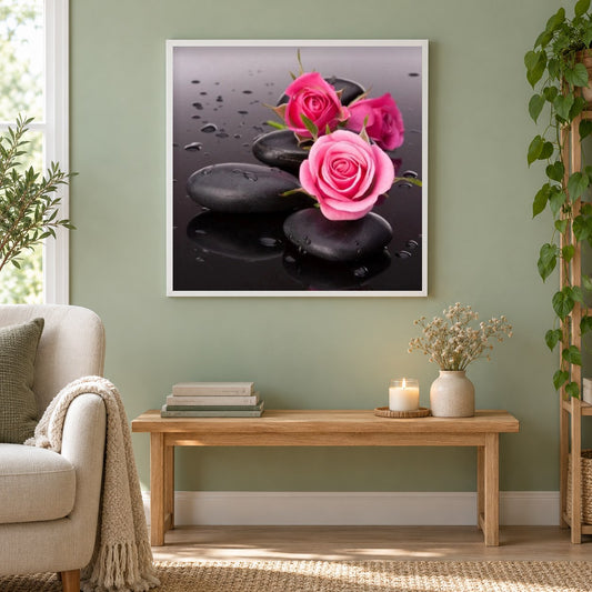 Rosa Rosen auf schwarzen Felse als gerahmtes Diamond Painting im Wohnzimmer