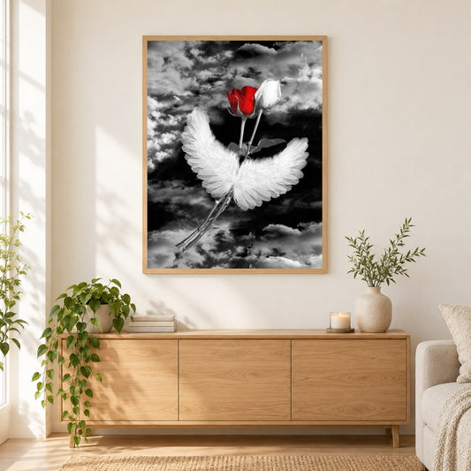 Rosen & Engelsflügel als gerahmtes Diamond Painting im Wohnzimmer