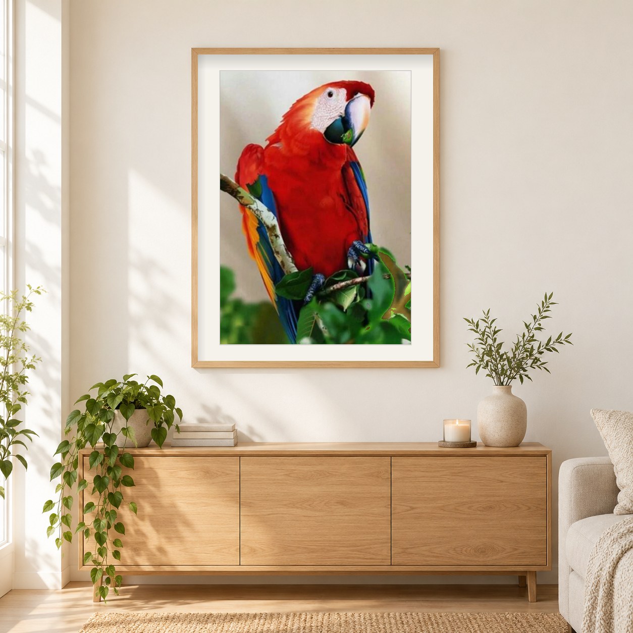 roter Papagei als gerahmtes Diamond Painting im Wohnzimmer