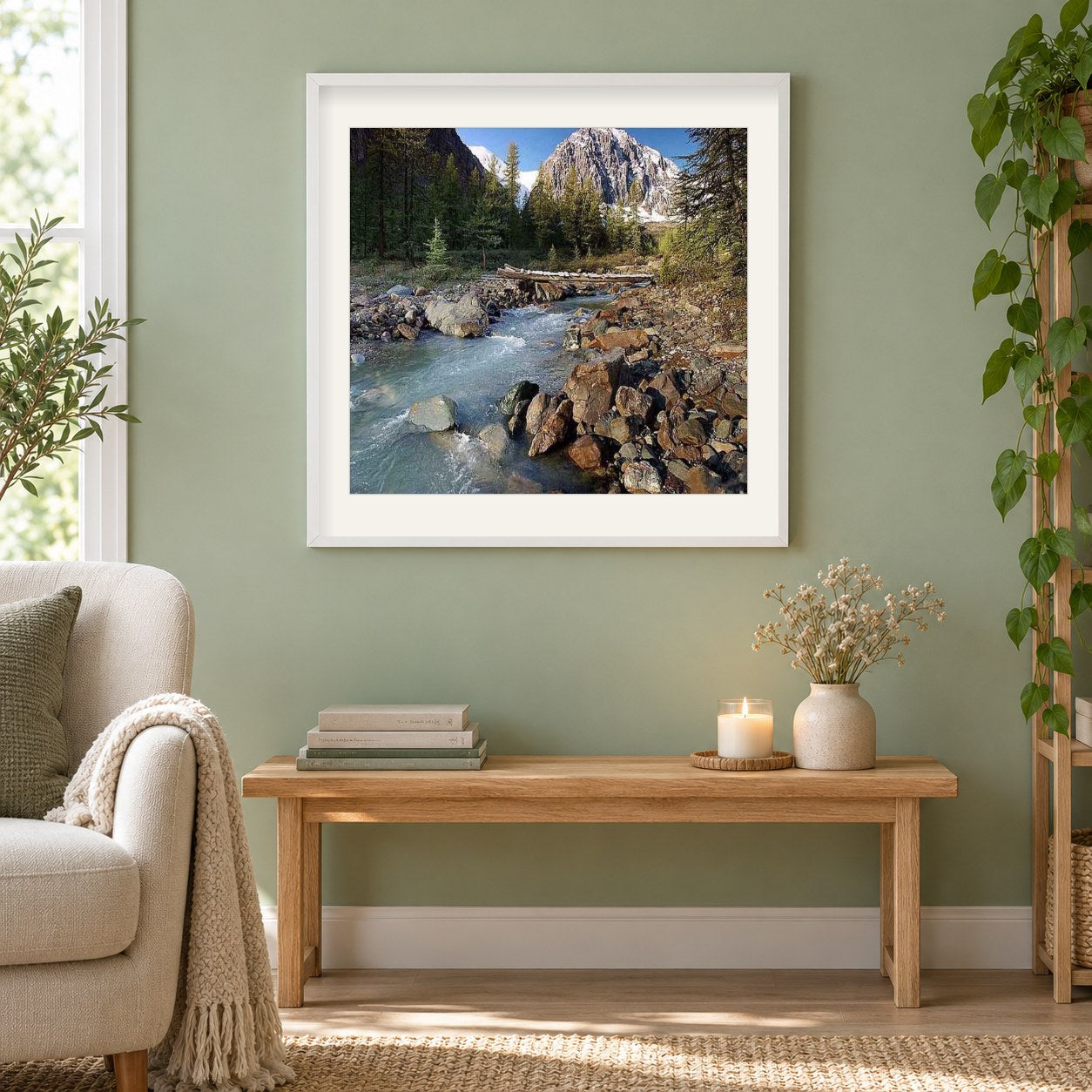 Schneebedeckter Berg & Wasserstrom als gerahmtes Diamond Painting im Wohnzimmer
