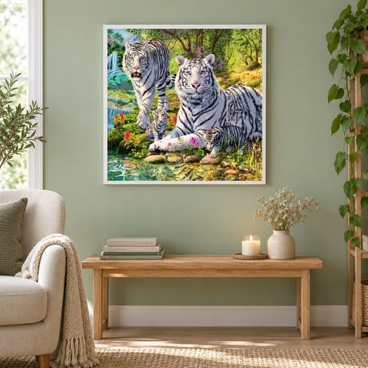 Weiße Tiger und Jungen als gerahmtes Diamond Painting im Wohnzimmer