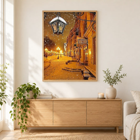 Winternacht Straßenansicht als gerahmtes Diamond Painting im Wohnzimmer